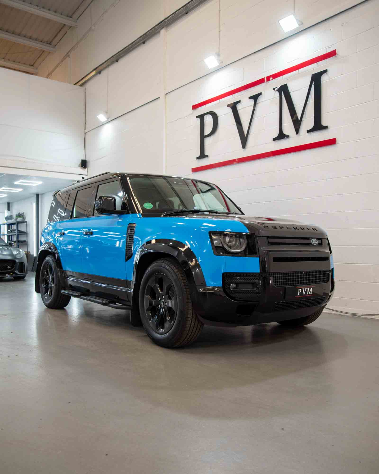 Example image of a Rolls Royce with Dechrome on the doors trims and grill area
