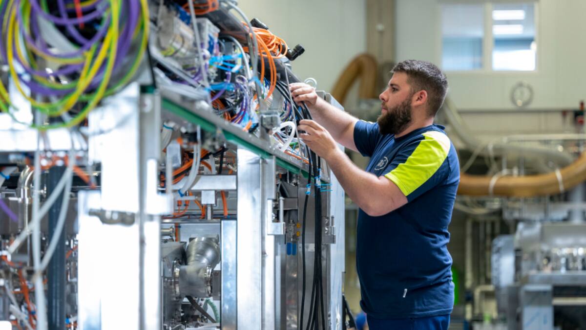 Von den Zöllen betroffen wären nicht nur Industriebetriebe, sondern auch das Gastgewerbe, der Handel und das Gesundheitswesen.