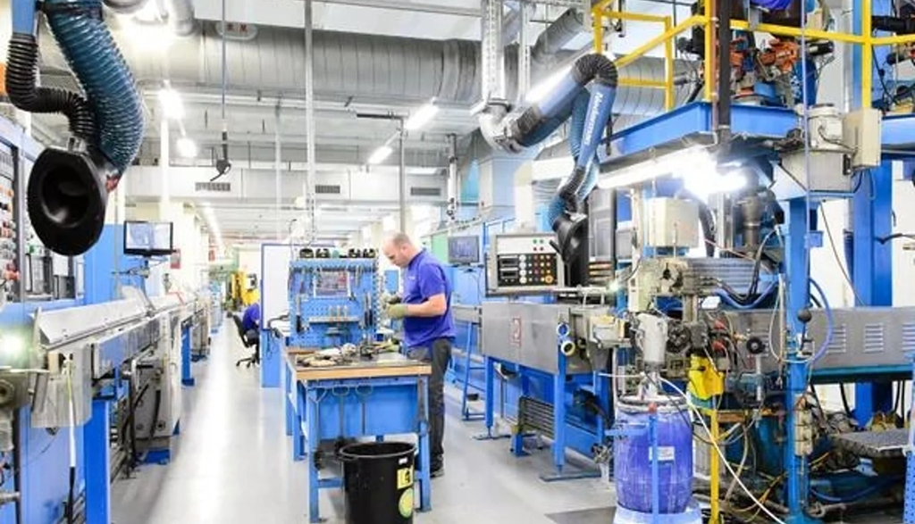 Blick in die Produktion von Huber+Suhner.