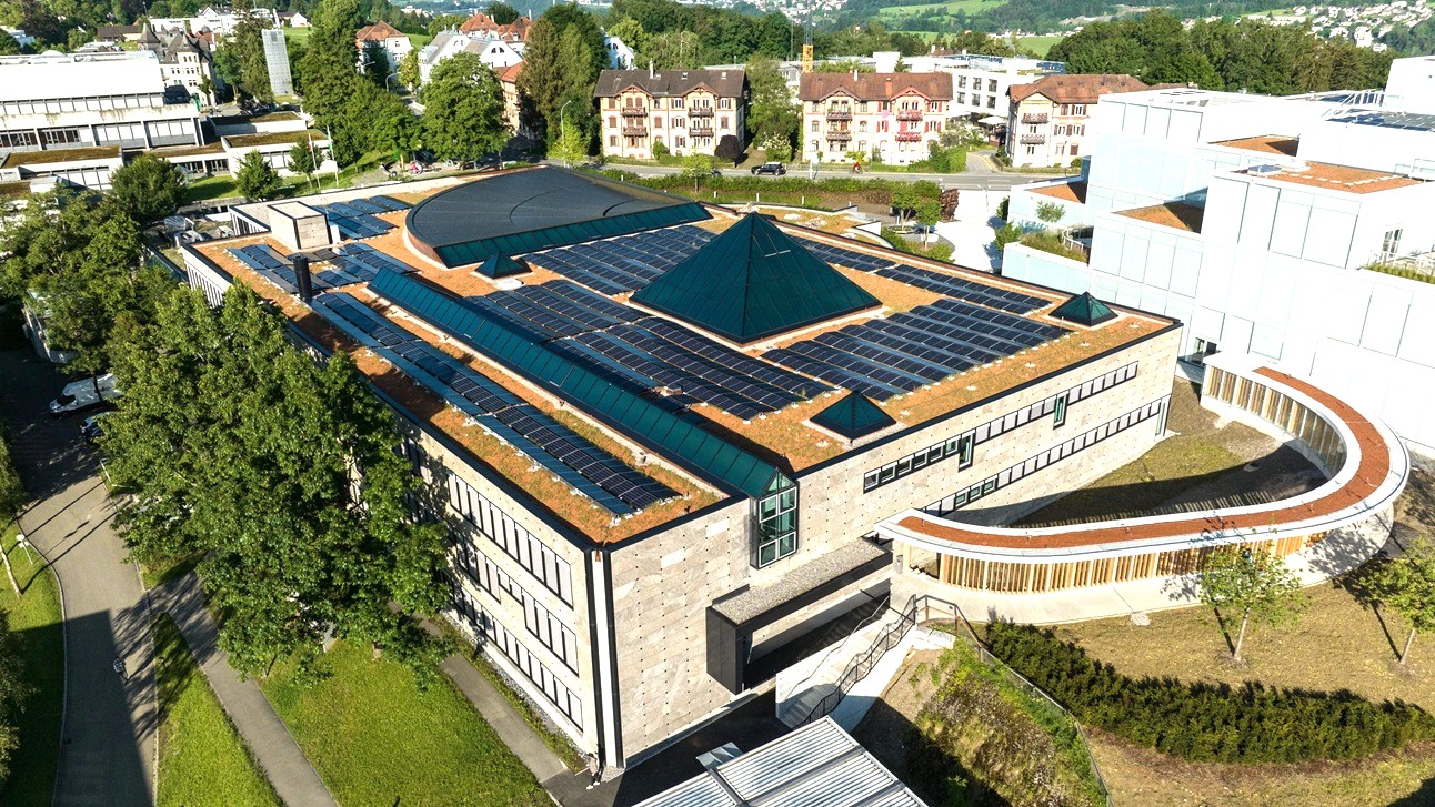 Blick auf das Bibliotheksgebäude der Universität St.Gallen.