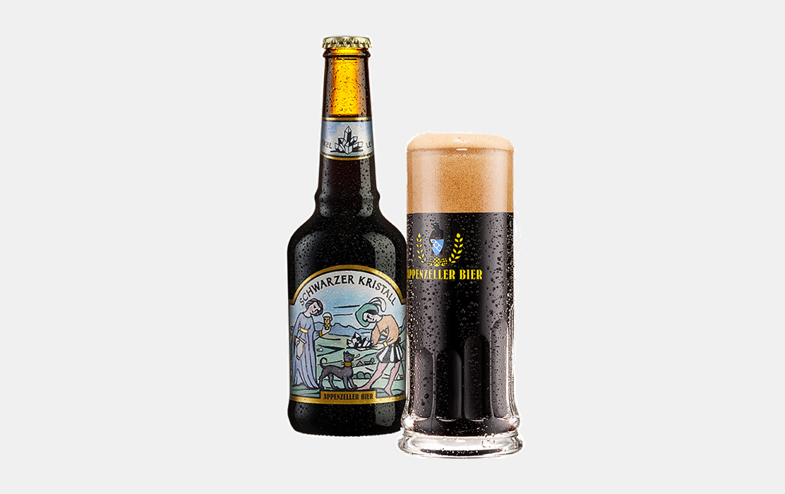 Das tiefschwarze Bier «Schwarzer Kristall» der Brauerei Locher AG in Appenzell gewann Gold.