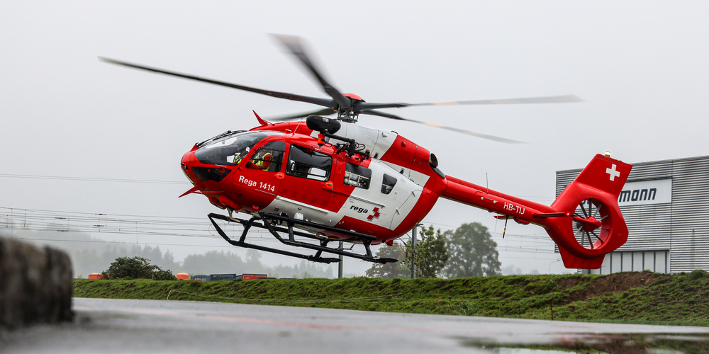 Die Rega setzt bei ihrer gesamten Helikopterflotte künftig auf die neueste Fünfblattversion des Typs Airbus H145 D3. 230621_wUnDAlVa