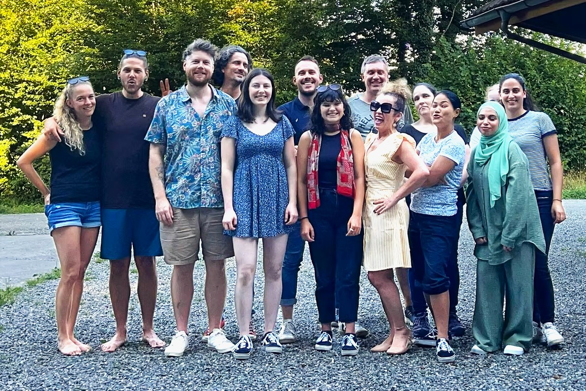 Das Tofu-Team mit CEO Lukas Rösch (6.v.l.). Das Tofu-Team mit CEO Lukas Rösch (6.v.l.).