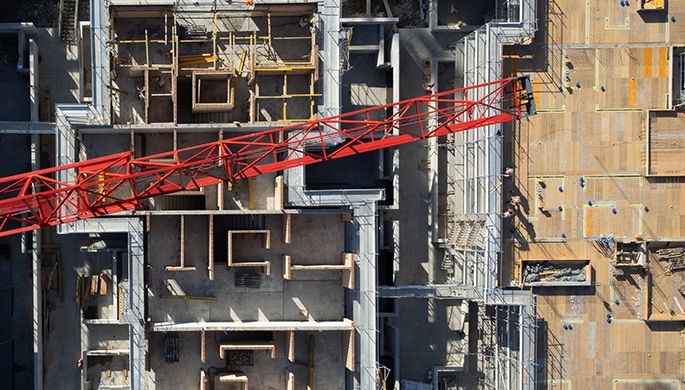 Mit der neuen Massnahme «Treibhausgasemissionen im Bauwesen senken» will der Kanton aufzeigen, wie graue Energie bei der Weiterentwicklung von Gebäuden eingespart werden kann. Mit der neuen Massnahme «Treibhausgasemissionen im Bauwesen senken» will der Kanton aufzeigen, wie graue Energie bei der Weiterentwicklung von Gebäuden eingespart werden kann.