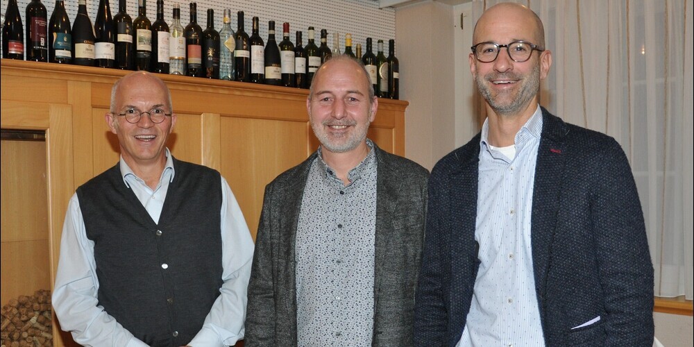 Der Verwaltungsrat mit William Canal, Präsident Erich Schmidheiny und Christoph Hanselmann leitet weiterhin die Geschicke der Fernheizung Breite AG Altstätten. (v.l.) Der Verwaltungsrat mit William Canal, Präsident Erich Schmidheiny und Christoph Hanselmann leitet weiterhin die Geschicke der Fernheizung Breite AG Altstätten. (v.l.)