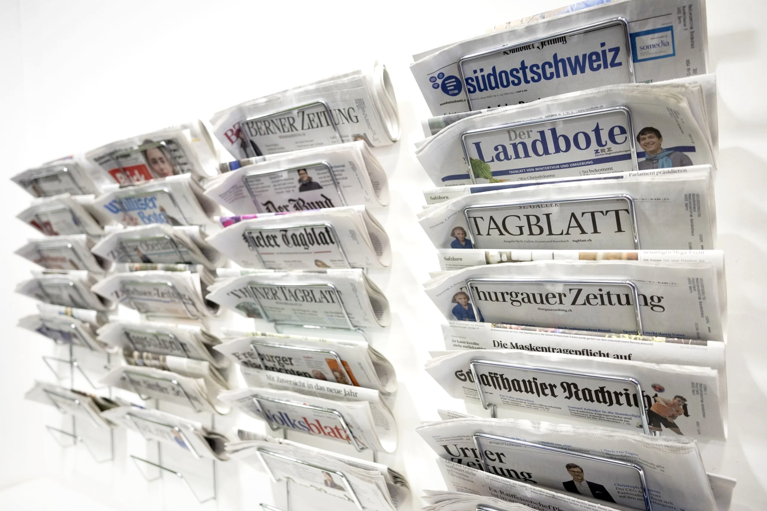 Die Medienvielfalt nimmt in der Ostschweiz ab. Die St. Galler Regierung will prüfen, ob es allenfalls ein Förderprogramm braucht.