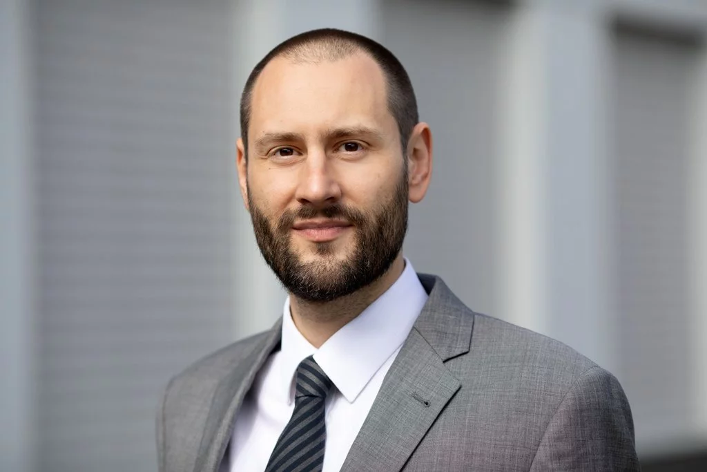 Matthias Weber ist seit August 2024 Assoziierter Professor für Behavioral and Experimental Finance an der HSG.