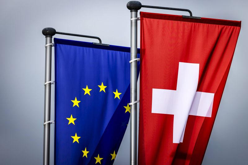 Um den Forderungen nach Klarstellung und Verbesserung Rechnung zu tragen, hat der Bundesrat Anpassungen beschlossen. Um den Forderungen nach Klarstellung und Verbesserung Rechnung zu tragen, hat der Bundesrat Anpassungen beschlossen.