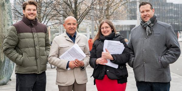 Der Verein «Stadtstrasse» wehrt sich gegen die hohen Parkgebühren. Im Bild die Vereinsmitglieder Veit Albers, David Lauchenauer, Eveline Ketterer und René Vogel.