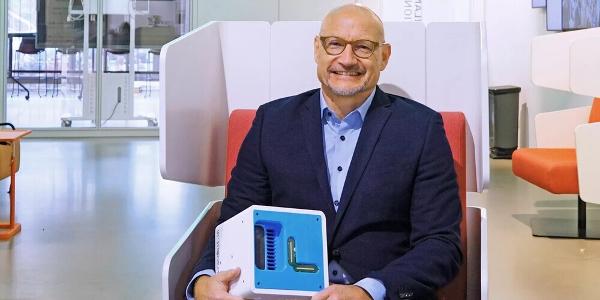 Bis zum Amtsantritt eines neuen CEO bleiben Führung und Gesamtverantwortung bei Hans Ebinger.