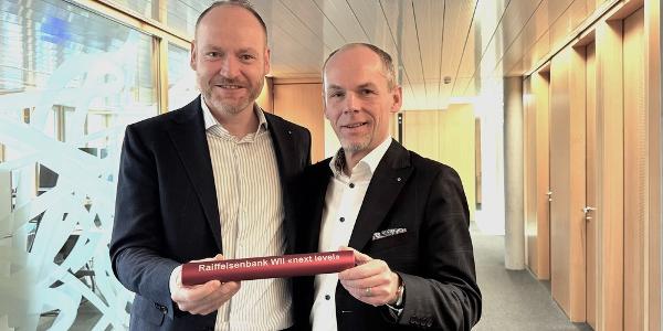 Beat Bollinger (links) übergibt den Vorsitz an seinen Nachfolger Raffael Eigenmann (rechts).