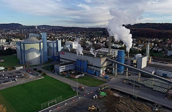 Im November hörte der Kamin in Frauenfeld zu rauchen auf. Die Produktion im Werk stand still. Im November hörte der Kamin in Frauenfeld zu rauchen auf. Die Produktion im Werk stand still.