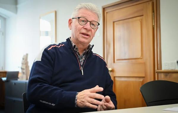 Hans Mäder ist seit 2021 Stadtpräsident von Wil; nun nimmt er seinen Hut. (Bild: Ralph Ribi)