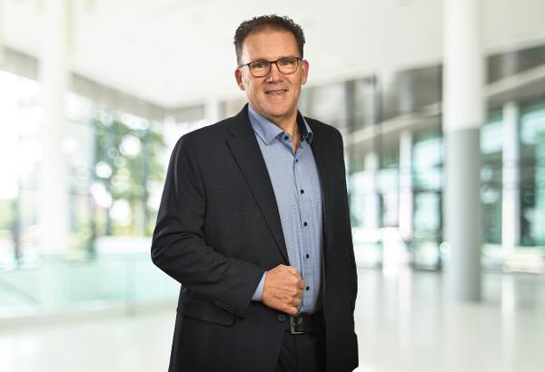 Besonders wichtig ist Urs J. Hafner die Verbindung von Business, Technologie und den relevanten Stakeholdern. Besonders wichtig ist Urs J. Hafner die Verbindung von Business, Technologie und den relevanten Stakeholdern.