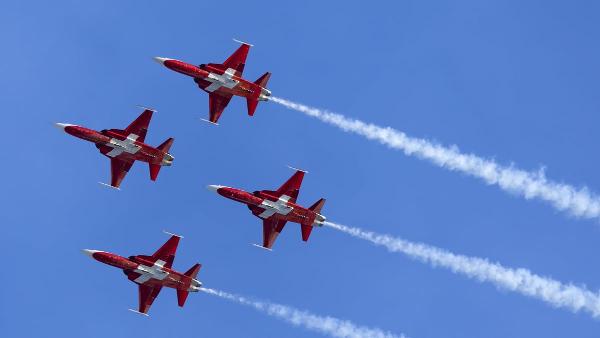 Die Patrouille Suisse wird über Altenrhein fliegen können. Die Patrouille Suisse wird über Altenrhein fliegen können.