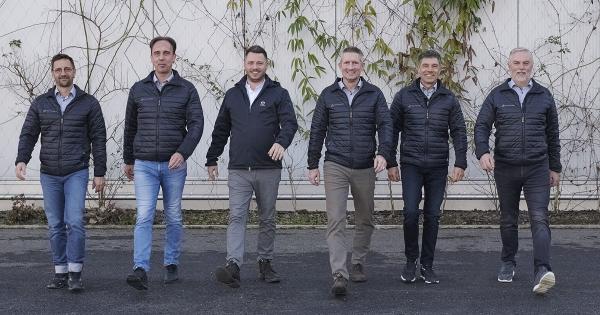 Die neue Geschäftsleitung der SternGarage v.l.: Jürg Loppacher, Daniel Schneider, Severin Bischofberger, Ivo Caminada (bisher), Michele Sieber und Robert Zanga.