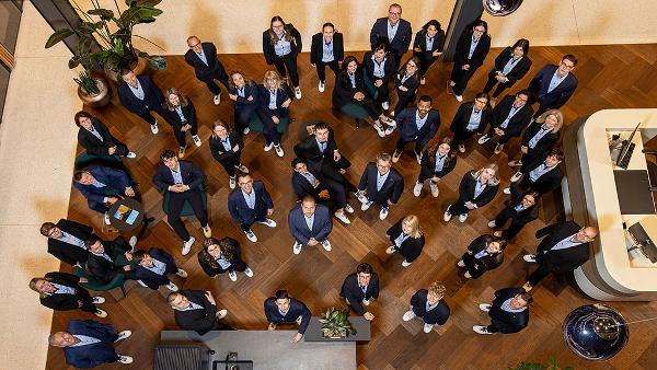 Das Team der Clientis Biene Bank im Rheintal blickt positiv in die Zukunft.