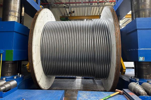 Die Romanshorner Fatzer AG ist Weltmarktführerin bei der Stahlseile-Produktion.