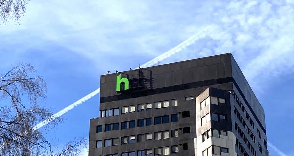 Es geht bergauf mit den Finanzen: Über HOCH Health lockern sich die Wolken. (Bild: BCO)