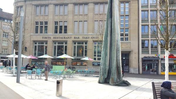 Das vegetarische Restaurant «Tibits» am Bahnhofplatz in St.Gallen. Das vegetarische Restaurant «Tibits» am Bahnhofplatz in St.Gallen.