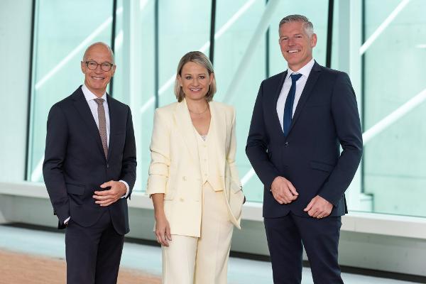 Ex-VRP Thomas Scheitlin, CEO Christine Bolt und der neue VRP Markus Streckeisen (v.l.) (Bild: Michael-Huwiler, foto-huwi.ch)