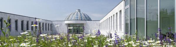 In Rotmonten, in Gehdistanz zur Universität St.Gallen und zum Stadtzentrum, liegt das Weiterbildungszentrum Holzweid.