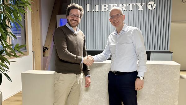 Kaspar&-CEO Jan-Philip Schade (l.) und Oliver Bienek, CEO von Liberty.
