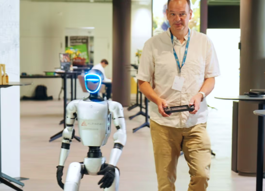 René Vogel , ZHAW: Humanoide Roboter in der echten Welt – wo stehen wir?