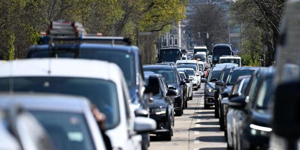 Es gibt oft bessere Lösungen als die Fahrt zum Arbeitsplatz mit dem Auto. Davon ist die Genossenschaft 42hacks mit Sitz in Trogen überzeugt. Es gibt oft bessere Lösungen als die Fahrt zum Arbeitsplatz mit dem Auto. Davon ist die Genossenschaft 42hacks mit Sitz in Trogen überzeugt.