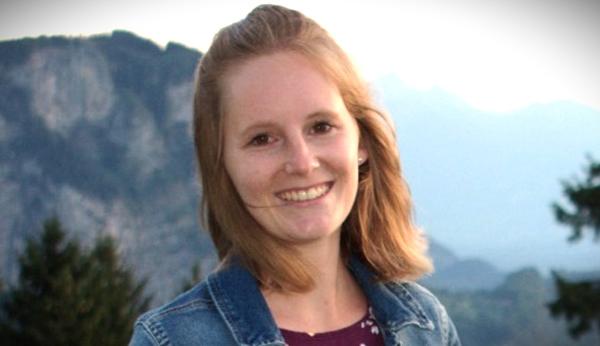 Stefanie Lehner hat die Weiterbildung zur Sozialversicherungsfachfrau mit eidgenössischem Fachausweis absolviert.
