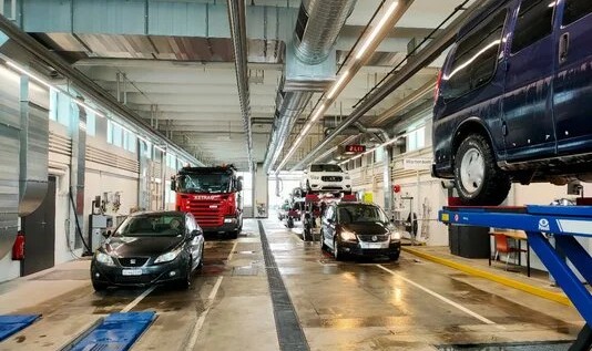 Der Prüfrückstand bei den Fahrzeugen ist im Kanton St. Gallen massiv angestiegen. Beschränkt Mittel im Personalbereich tragen dazu bei. Der Prüfrückstand bei den Fahrzeugen ist im Kanton St. Gallen massiv angestiegen. Beschränkt Mittel im Personalbereich tragen dazu bei.