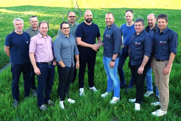 Der Vorstand des Appenzeller Schreinermeisterverbandes und das Kernteam Neubau Holzfachschule. Der Vorstand des Appenzeller Schreinermeisterverbandes und das Kernteam Neubau Holzfachschule.