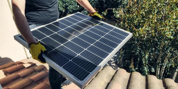 Zusammen mit weiteren geförderten Massnahmen lassen sich in Wil jedes Jahr rund 141 Tonnen CO₂ einsparen. Zusammen mit weiteren geförderten Massnahmen lassen sich in Wil jedes Jahr rund 141 Tonnen CO₂ einsparen.