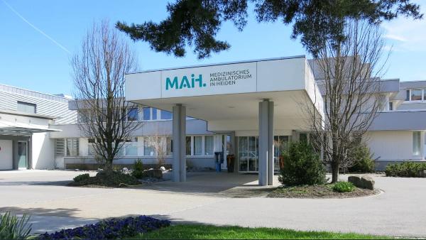 Soll bleiben, zumindest bis 2036, und würde wohl auch passen: Eingang zum Ambulatorium im ehemaligen Spital Heiden. Soll bleiben, zumindest bis 2036, und würde wohl auch passen: Eingang zum Ambulatorium im ehemaligen Spital Heiden.