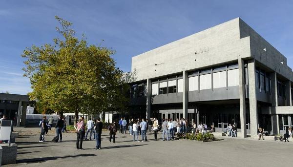 Die für das Bestehen zulässige Obergrenze an Minus-Kreditnotenpunkte im Assessmentjahr wird von bisher 12 auf neu 8 reduziert.