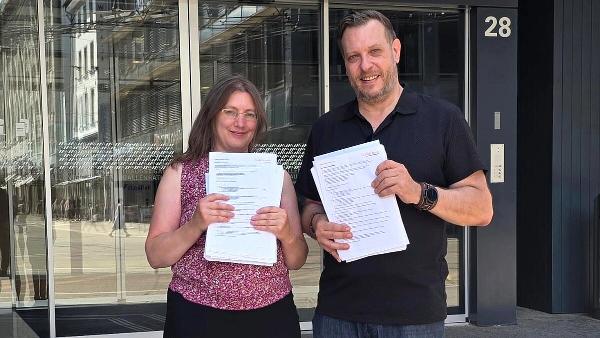 Stadtstrasse-Gründungsmitglied Eveline Ketterer (l.) und Vereins-Aktivmitglied René Vogel. (Bild: Verein Stadtstrasse)