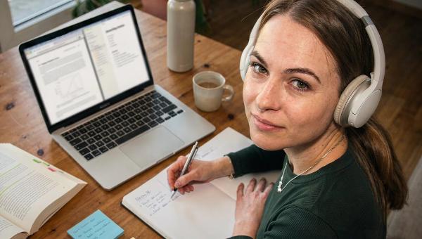 Organisatorisch ist der Swiss Online Campus als Profitcenter des kantonalen Weiterbildungszentrums Rorschach-Rheintal verankert.