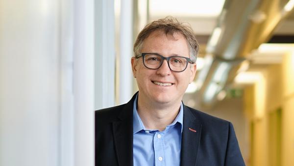 Peter Graf ist verheiratet und wohnt in St.Gallen. Peter Graf ist verheiratet und wohnt in St.Gallen.