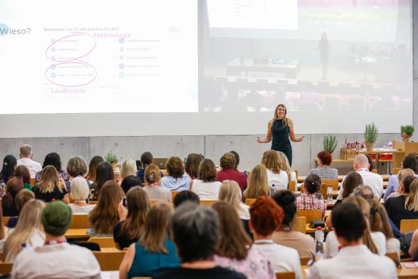 Beim femalITy-Netzwerkanlass treffen sich gleichgesinnte Frauen aus der MINT-Branche. Beim femalITy-Netzwerkanlass treffen sich gleichgesinnte Frauen aus der MINT-Branche.
