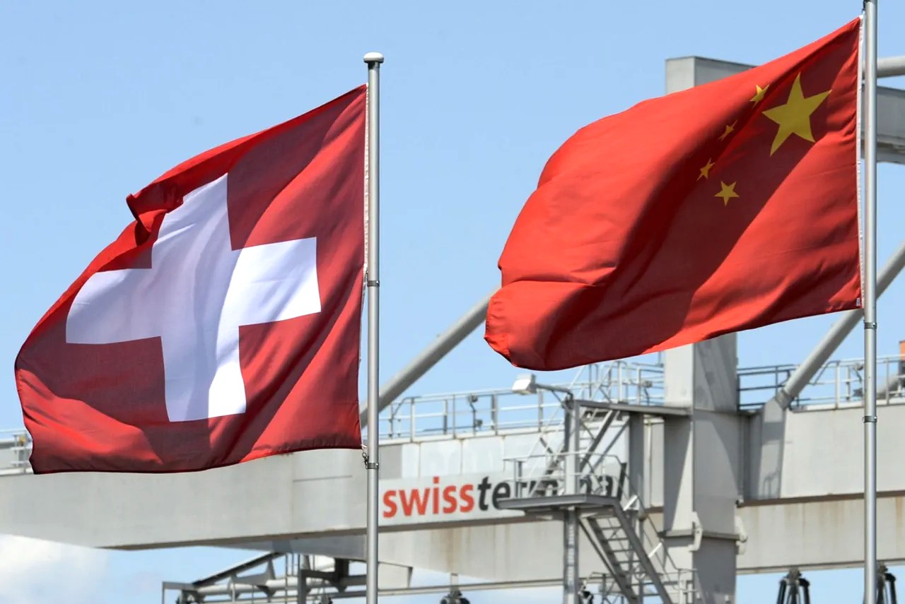 Das Freihandelsabkommen zwischen der Schweiz und China wurde optimiert. Es muss nun noch vom Schweizer Parlament genehmigt werden.