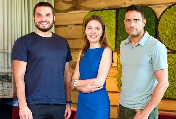 Die Co-Founder von Ionic Wind: Dr. Donato Rubinetti, Liubov Shishaeva, Dr. Rico Chandra. (v.l.)