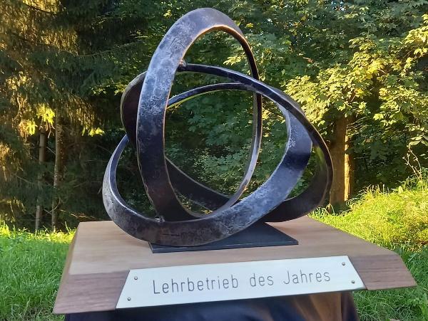 Mit dem Titel «Lehrbetrieb des Jahres Appenzell Ausserrhoden» werden Lehrbetriebe ausgezeichnet, die sich in besonderer Weise für die Ausbildung junger Menschen engagieren.