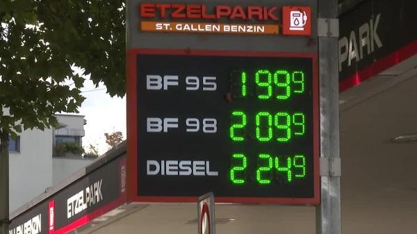 Die aktuellen Spritpreise sind bereits deutlich höher als hier im Bild gezeigt.