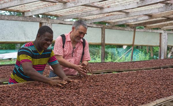 Andreas Koller bei einem Besuch vor Ort in Tumaco, Kolumbien.