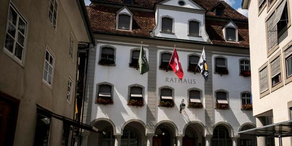 In Wil kämpft der Stadtrat wie in Gossau, St. Gallen und Rapperswil-Jona mit der schwierigen Finanzlage und muss Leistungen der öffentlichen Hand kürzen. In Wil kämpft der Stadtrat wie in Gossau, St. Gallen und Rapperswil-Jona mit der schwierigen Finanzlage und muss Leistungen der öffentlichen Hand kürzen.