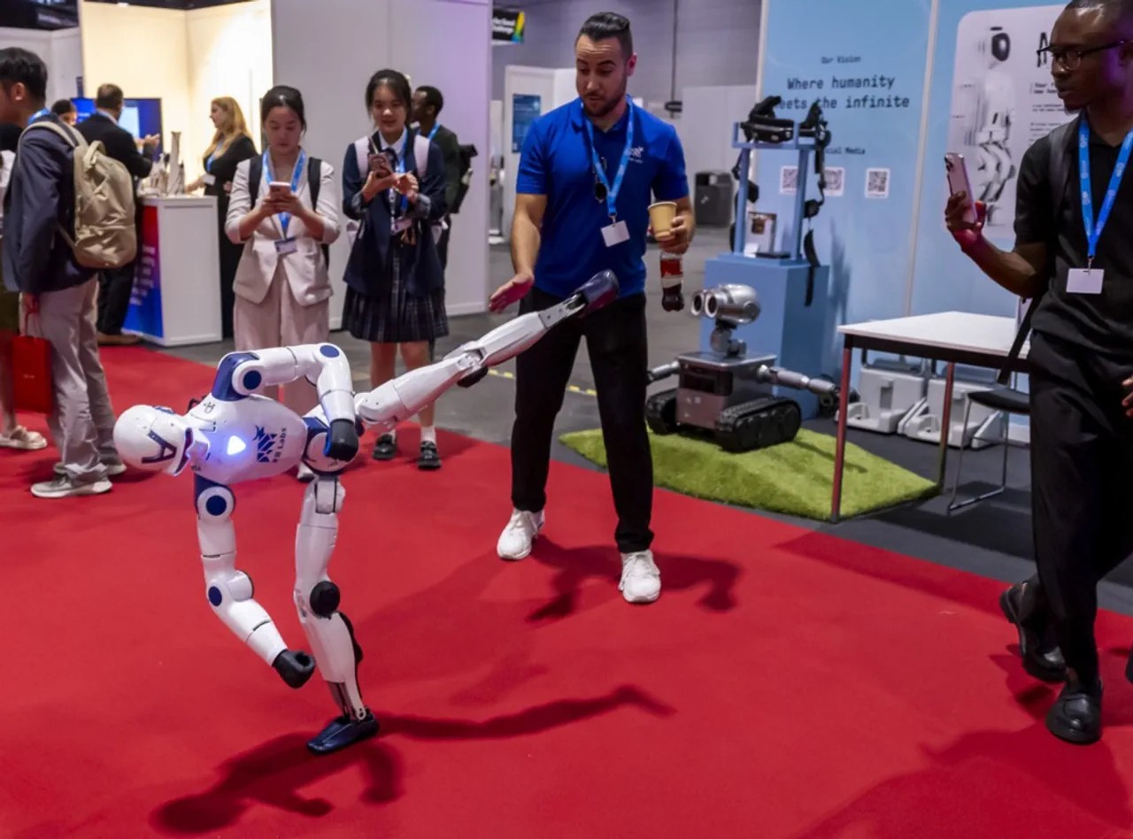 Ein humanoider Roboter der Genfer Firma RB Labs bei einer Vorführung in Genf am 7. Juli 2026. Ein humanoider Roboter der Genfer Firma RB Labs bei einer Vorführung in Genf am 7. Juli 2026.