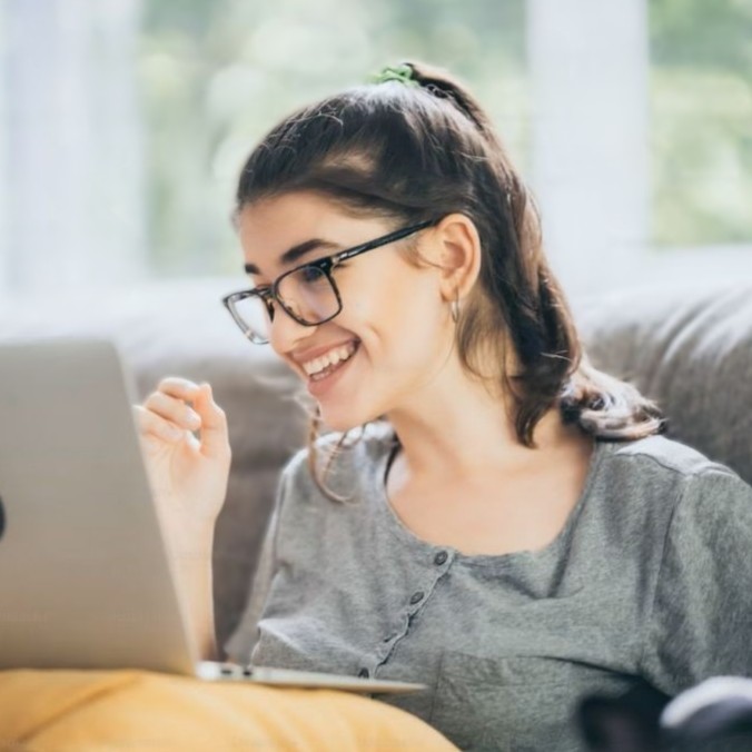 Studentkinja Achivr sa profesorom