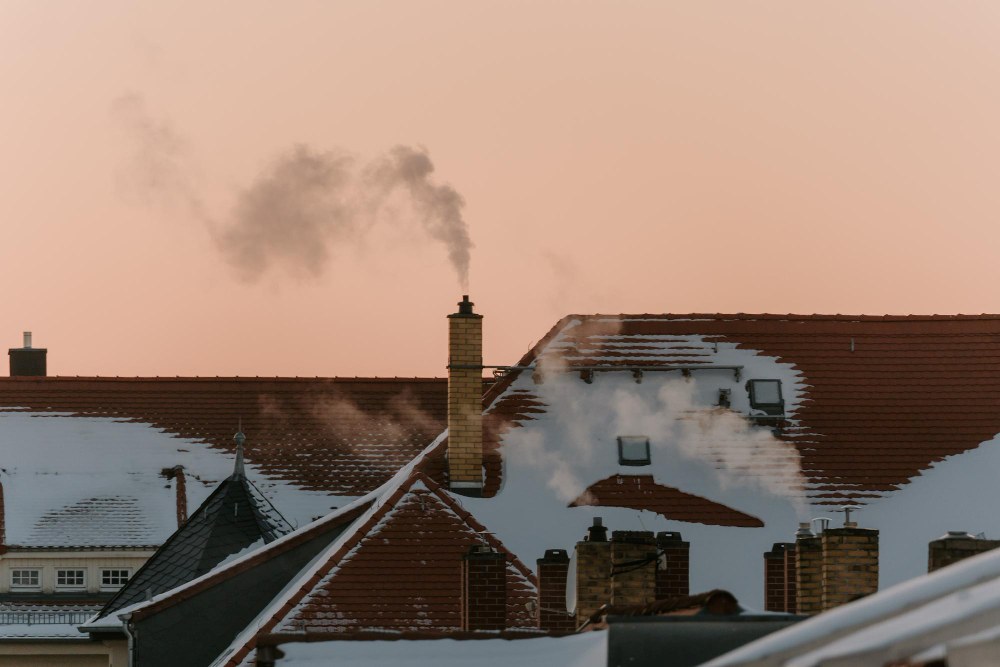 Real-Time Air Quality Tracking Sensor Networks for Urban Action