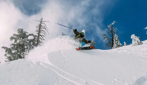 Ski en montagne à Chamonix Mont-Blanc, pour une expérience hivernale unique dans les Alpes