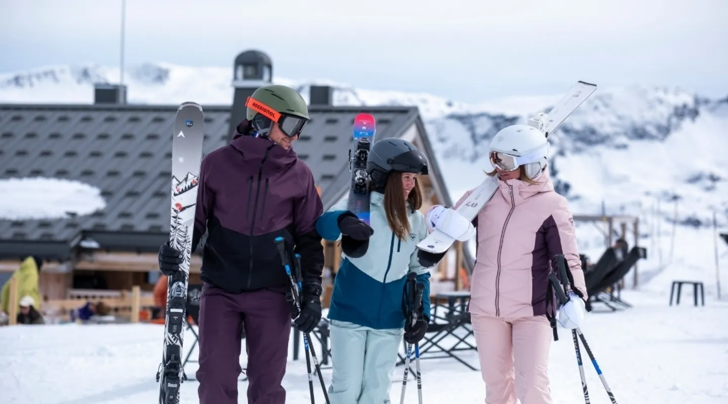 Discover Chamonix, during a stay at the Aiglons refuge, with friends.